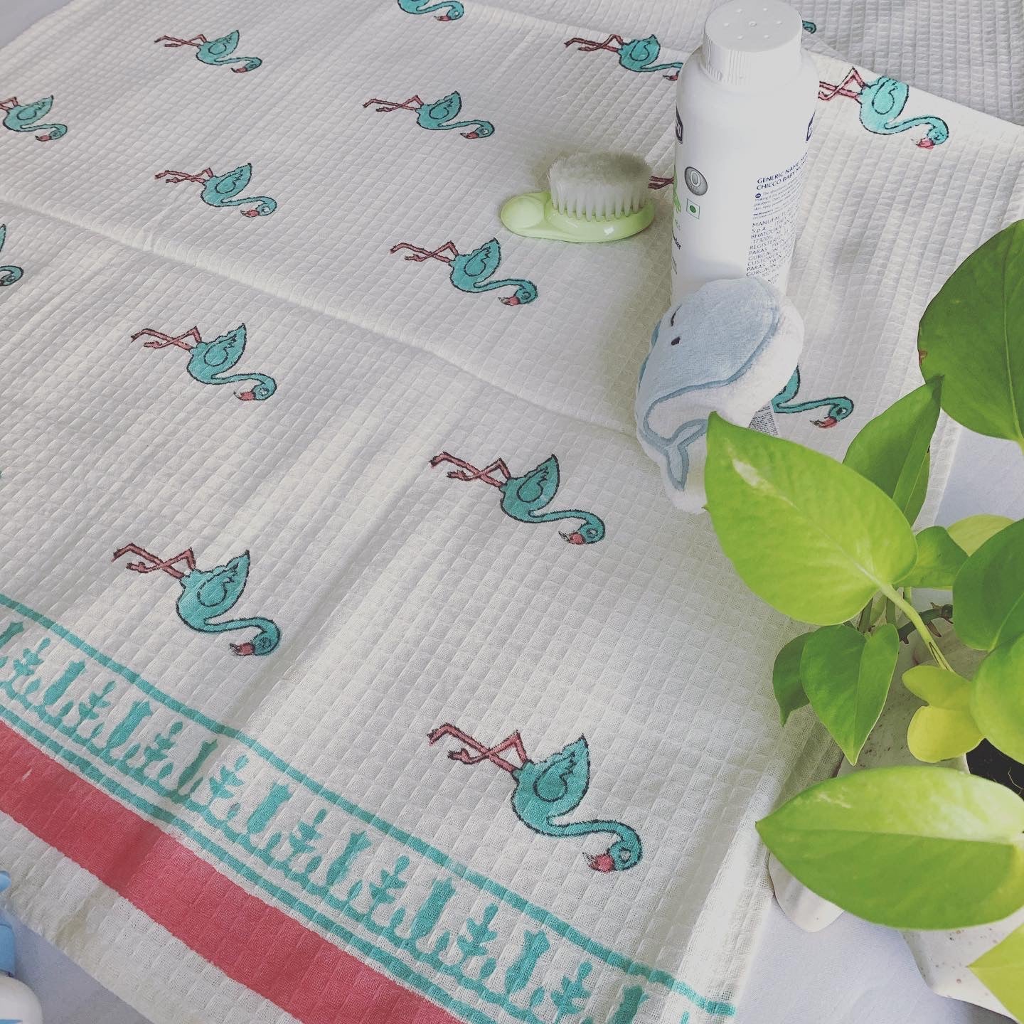 Happy Flamingo Bath Towel