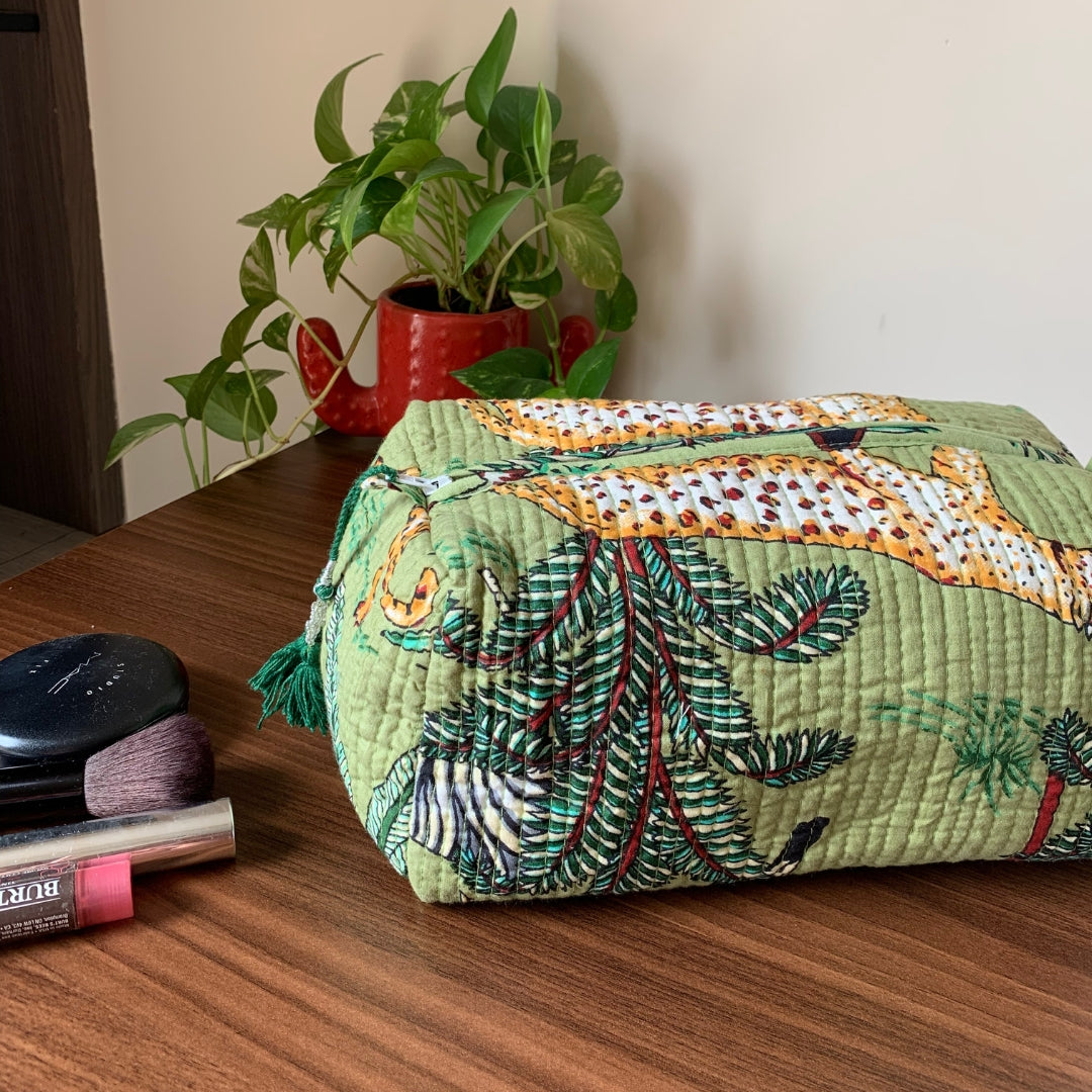 Green Jungle Toiletry Kit