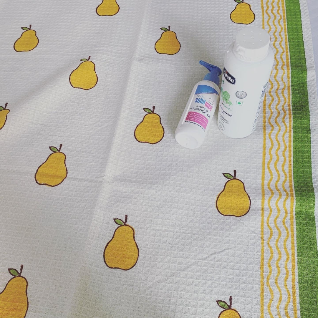 Yellow Pears Bath Towel